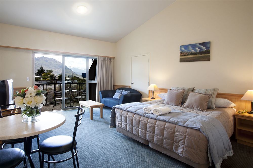 Clearbrook Motel & Serviced Apartments Wanaka Exterior photo