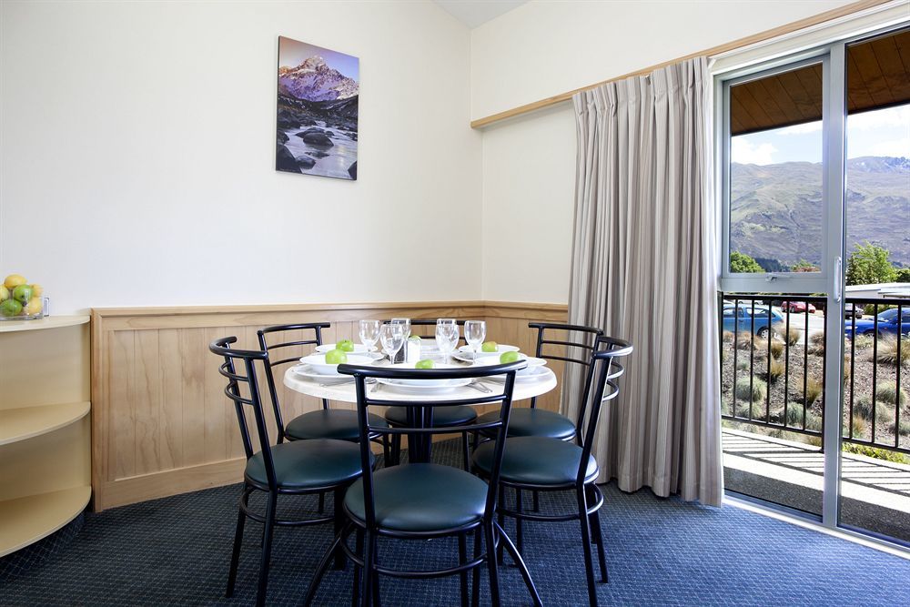 Clearbrook Motel & Serviced Apartments Wanaka Exterior photo